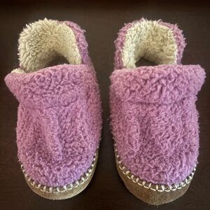 LL bean Kids Sherpa slippers